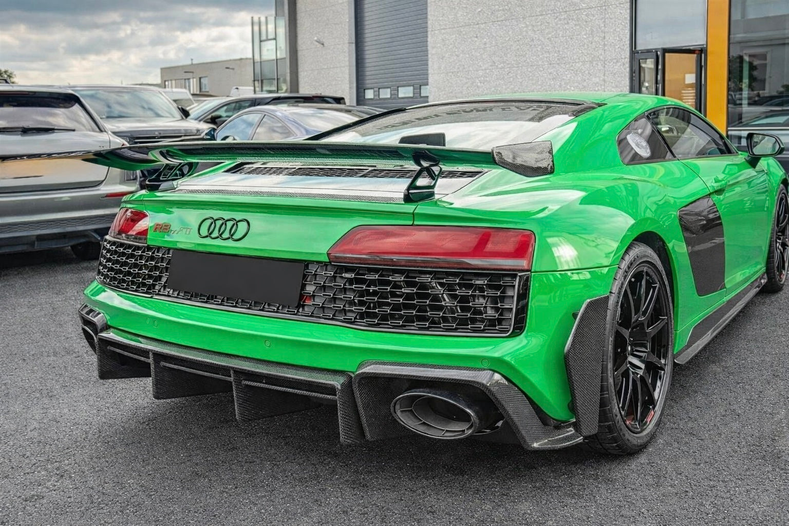GT Style Dry Carbon Fiber Rear Diffuser For Audi R8 2020-2024